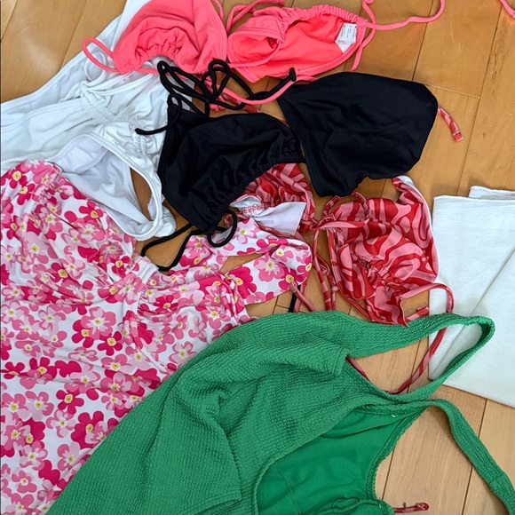 Swimsuit bundle - Picture 1 of 8